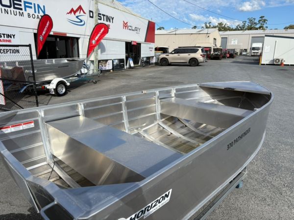 2025 Horizon 370 Pathfinder Boat HIGH SIDES image