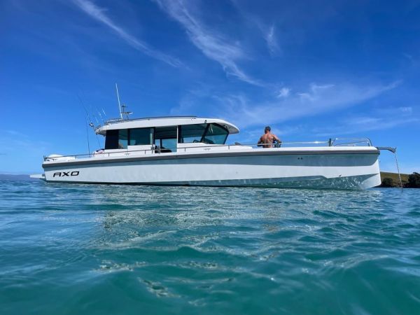 2017 Axopar 37 XC Cross Cabin image