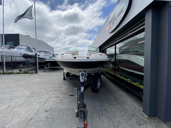 2003 Sea Ray 200 Sundeck image