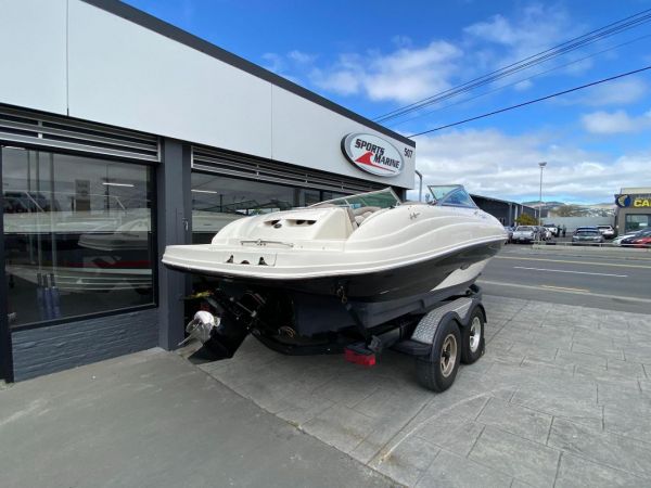 2003 Sea Ray 200 Sundeck image