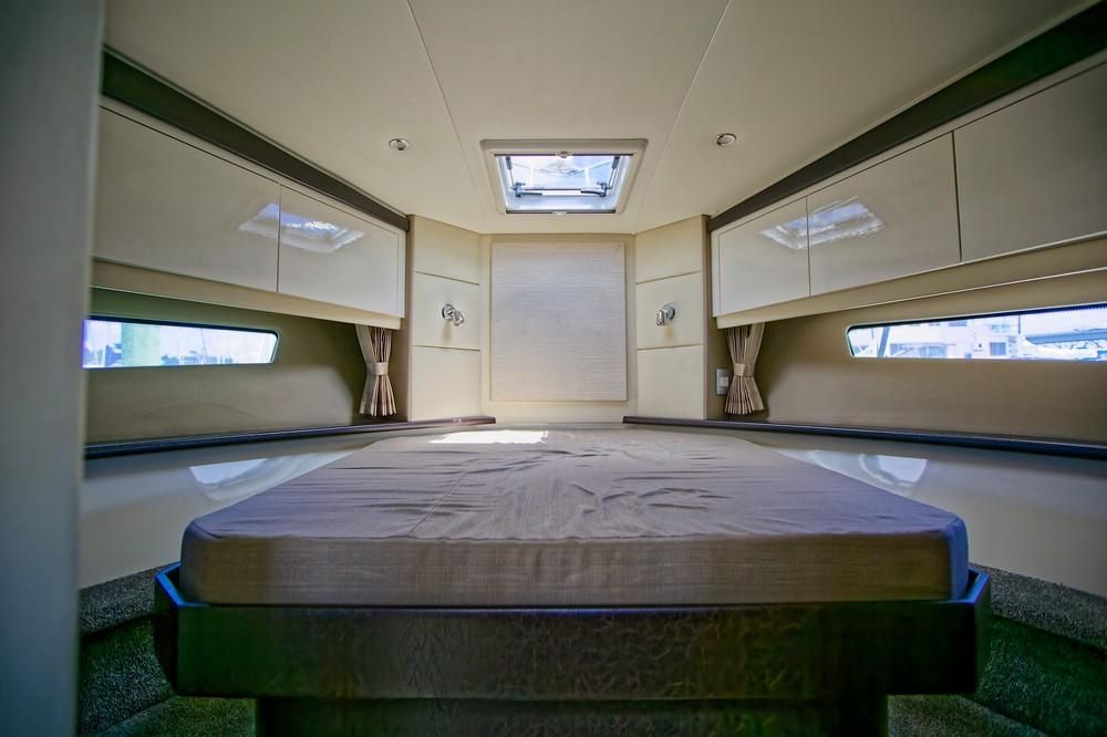 Image for 2017 Carver Yachts C37 18