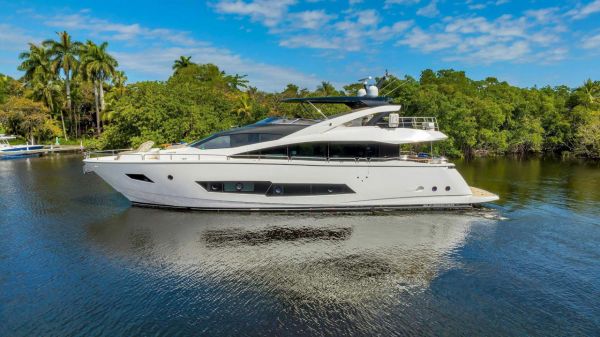 2019 Sunseeker 86 Yacht image