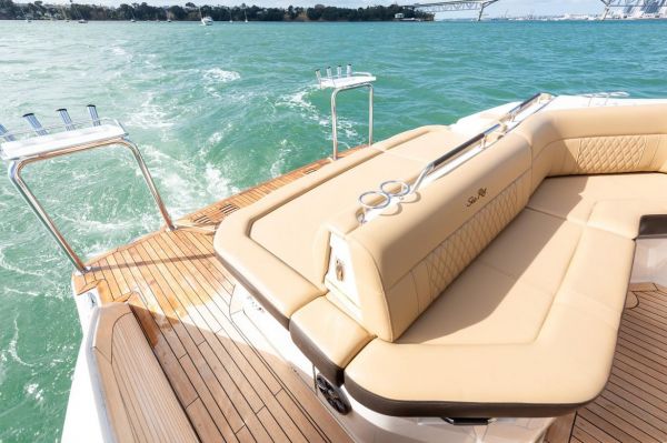 2020 Sea Ray 400 SLX image