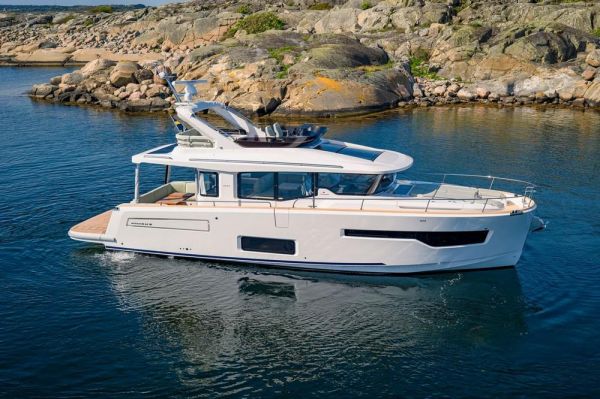 2025 Nimbus 495 Flybridge image