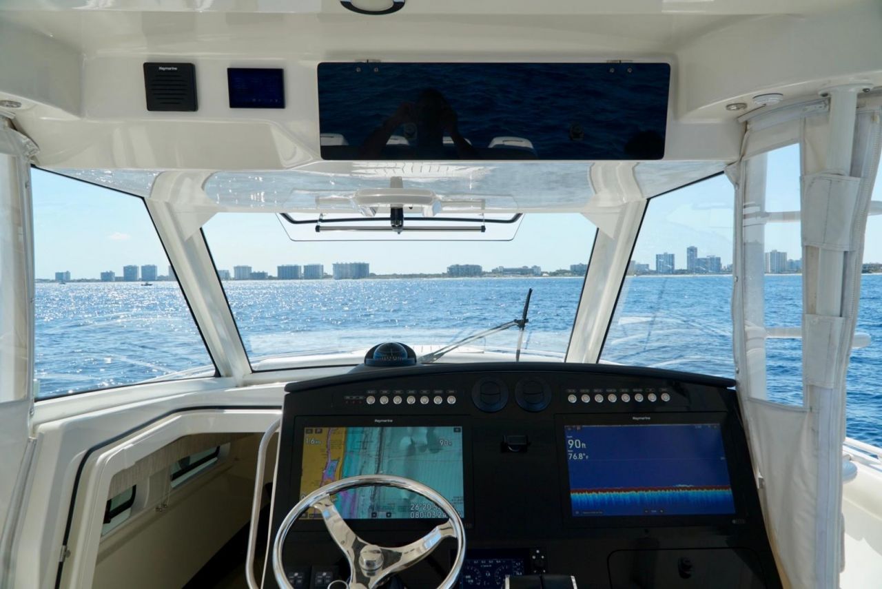 Image for 2019 Boston Whaler 420 Outrage 19