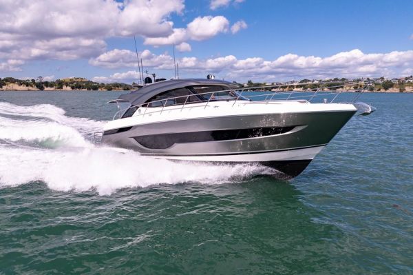 2024 Riviera 4600 Sport Yacht Platinum Edition image