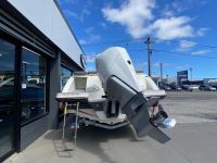 Image for 2022 Sea Ray 230 Sun Sport OB 4