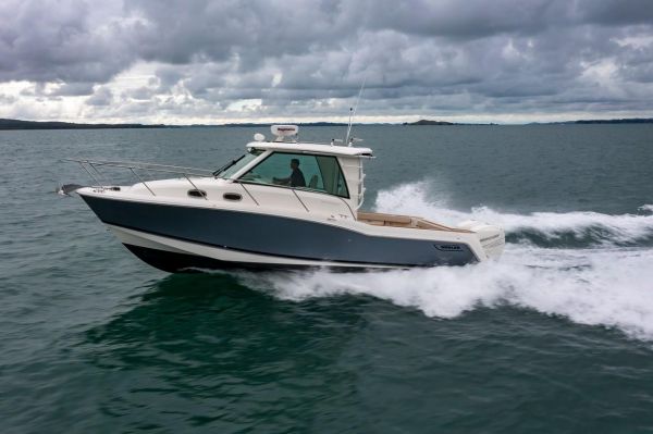 2019 Boston Whaler 315 Conquest Pilothouse image