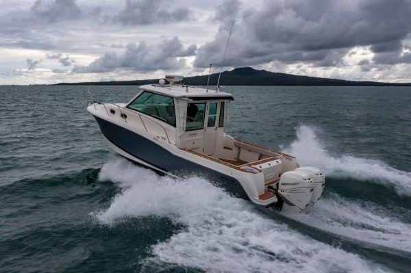 2019 Boston Whaler 315 Conquest Pilothouse image