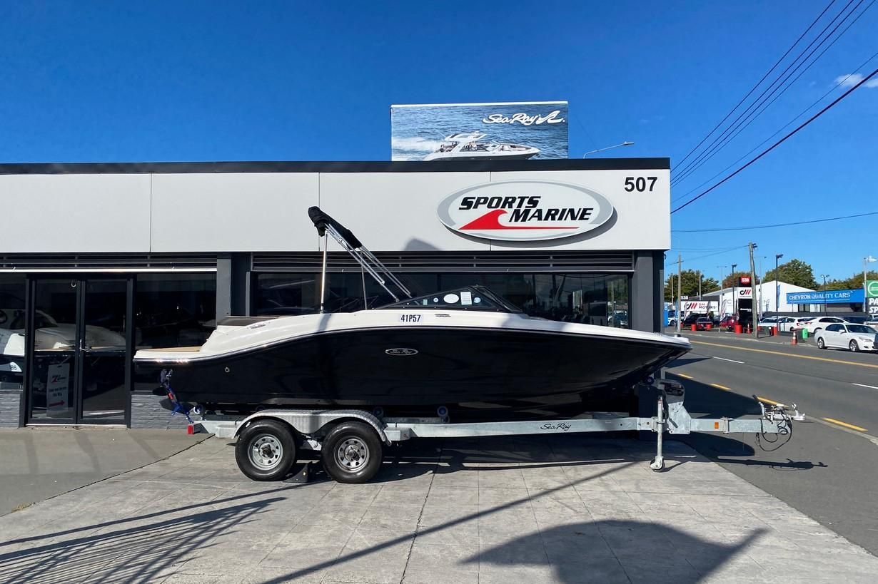 Image for 2019 Sea Ray 190 SPX 0