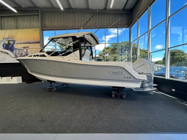 2022 Boston Whaler 325 CONQUEST image