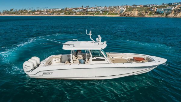 2018 Boston Whaler 380 Outrage image