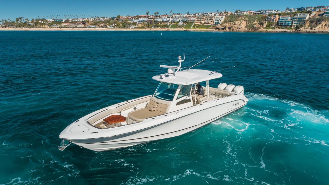 Image for 2018 Boston Whaler 380 Outrage 19