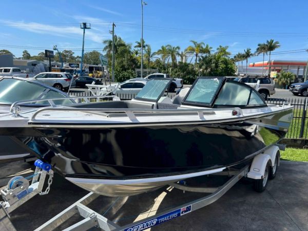 2025 Bluefin Bowrider Monohull 580 image