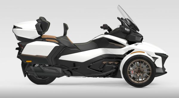 2024 Can-Am Spyder RT SEA-TO-SKY G2RC image