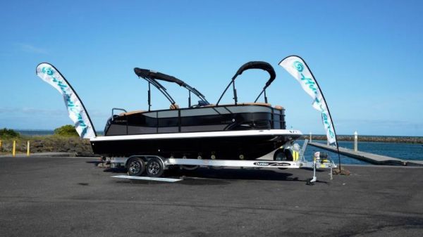 2024 Hurricane Fundeck 236 image