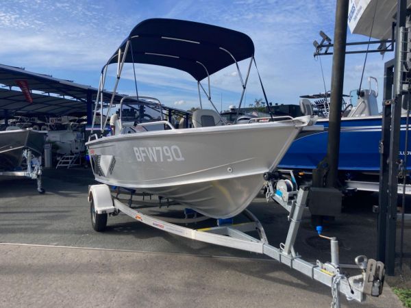 UNDER OFFER !!! QUINTREX 420 RENEGADE SIDE CONSOLE WITH 50HP YAMAHA FOURSTROKE FOR SALE image