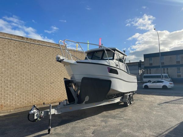 2025 Lux Custom Boats 8.2m Hardtop image
