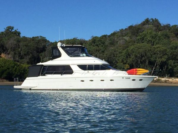 2000 Carver 530 Voyager image