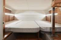 Image for SEA RAY 320 SUNDANCER OB COUPE 34