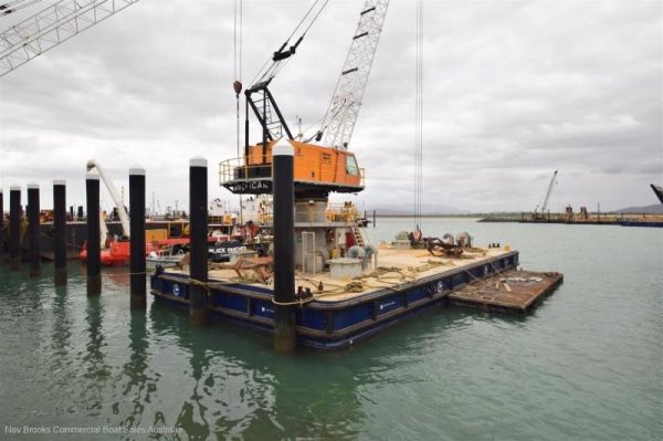 2000 Custom Crane Barge image