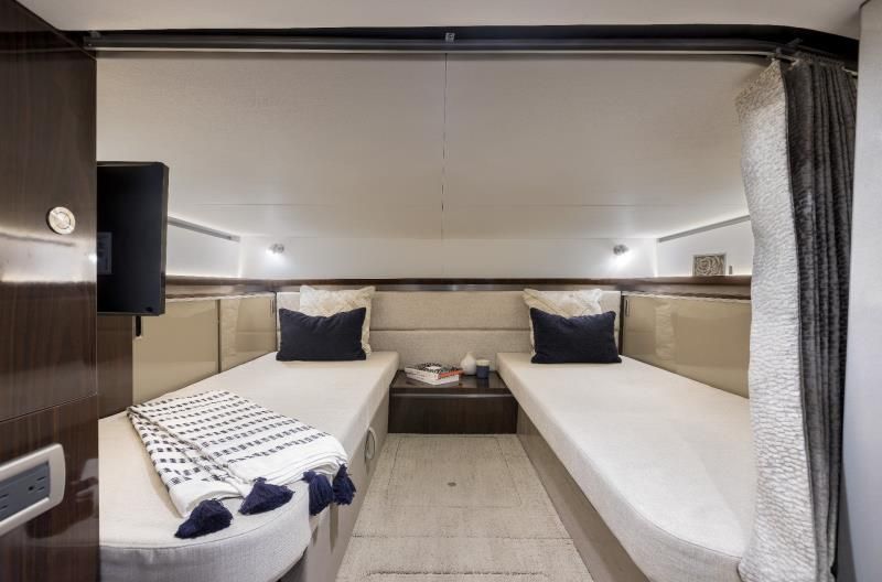Image for SEA RAY 320 SUNDANCER  COUPE 16