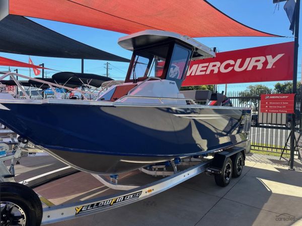 2026 Yellowfin 6200 Centre Cabin image