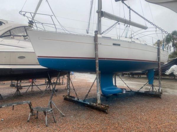 2000 Beneteau Oceanis 331 image