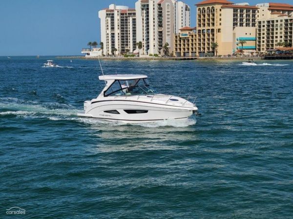 2023 Regal 33 XO image