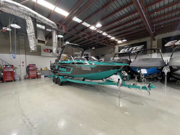 2022 Malibu Wakesetter 23 MXZ Bowrider image
