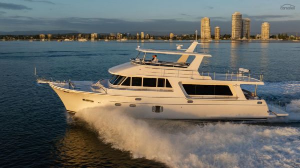2025 Hampton Endurance 680 LRC Motoryacht image