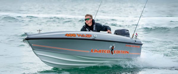 2026 Haines Hunter 400 Seawasp Boat image