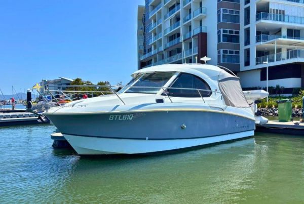 2015 Beneteau Antares 8 image