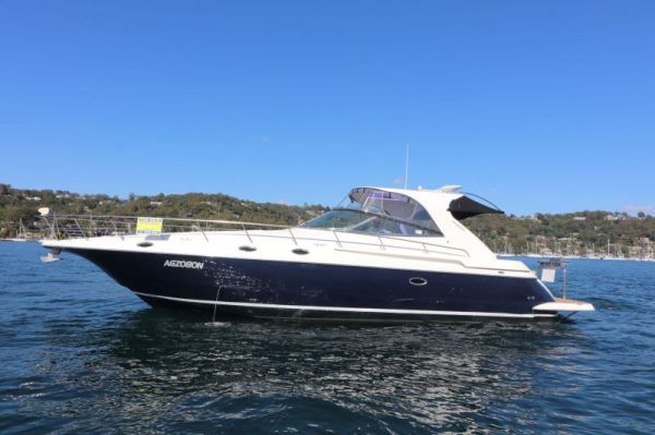 Cruisers Yachts 4270 image