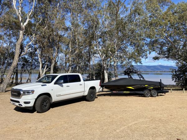 2020 SLEEKLINE Cx22  Ski & Wake Boat – PCM EX343 5.7L V8 image