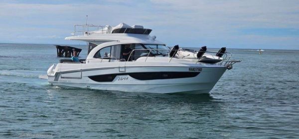 2023 Beneteau Antares 11 Flybridge image