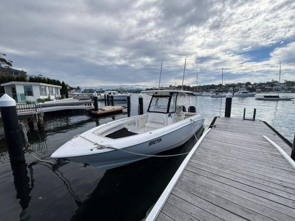 2005 Boston Whaler 320 Outrage image