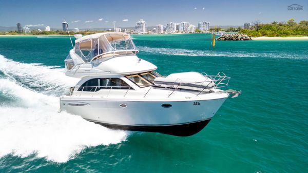 2004 MERIDIAN 341 Flybridge Cruiser image