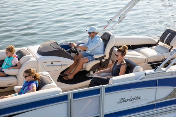 2026 Barletta Boats Lusso 23UC Ultra Lounge image