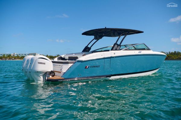 2026 Cobalt R33 Outboard image