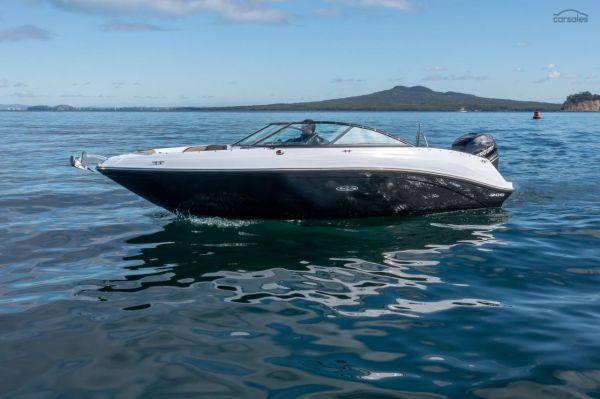 2022 Rae Line 205 OB Bowrider image