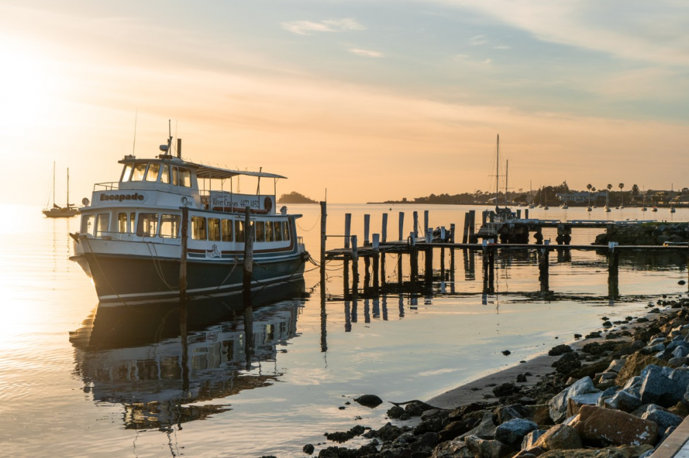Boating at Batemans Bay NSW. Moorings on the Clyde River.