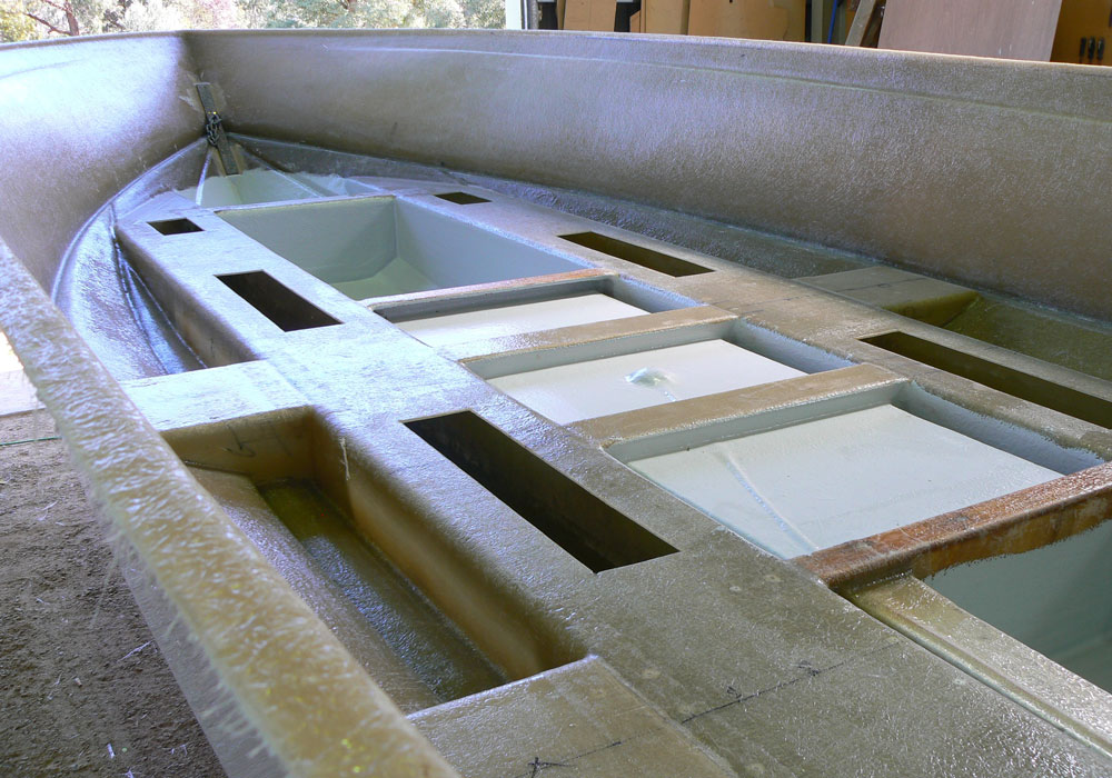 Here's the difference in build quality: The Bass Strait has a strong synthetic underfloor construction and is foam-filled.