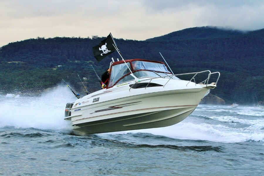 Signature Variable Deadrise Hull