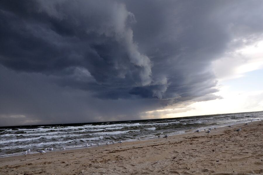 When you see a front like this coming around the point its time to be heading home